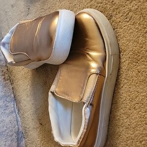 Madden Girl Lovin’ Sneakers Size 1 Gold